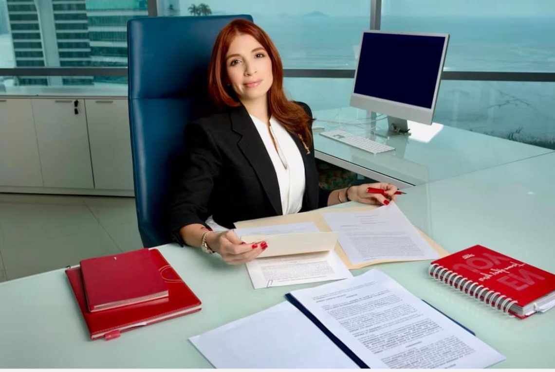 Odila Castillo: administrative law specialist for your business